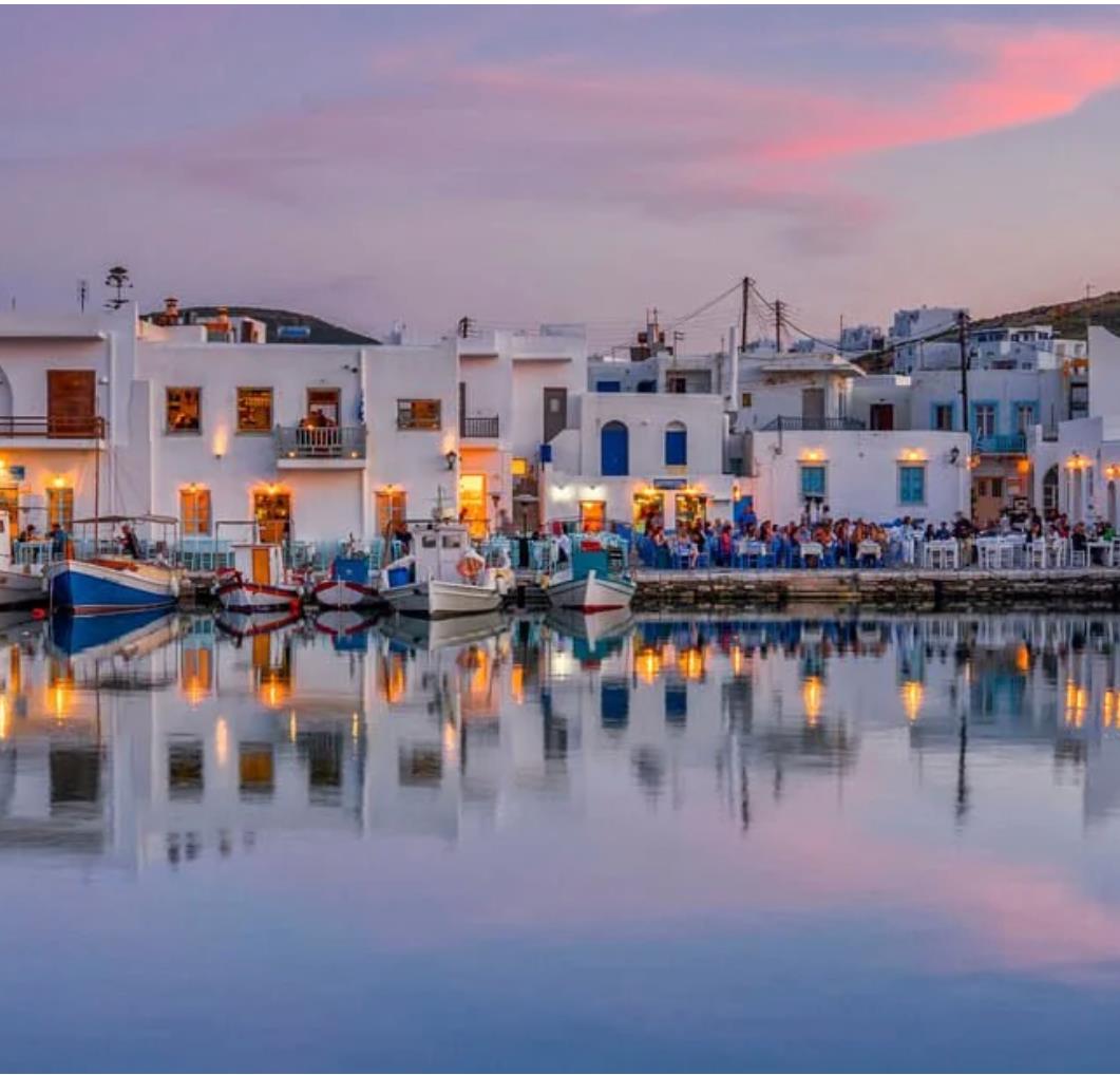 Port de Paros au crépuscule